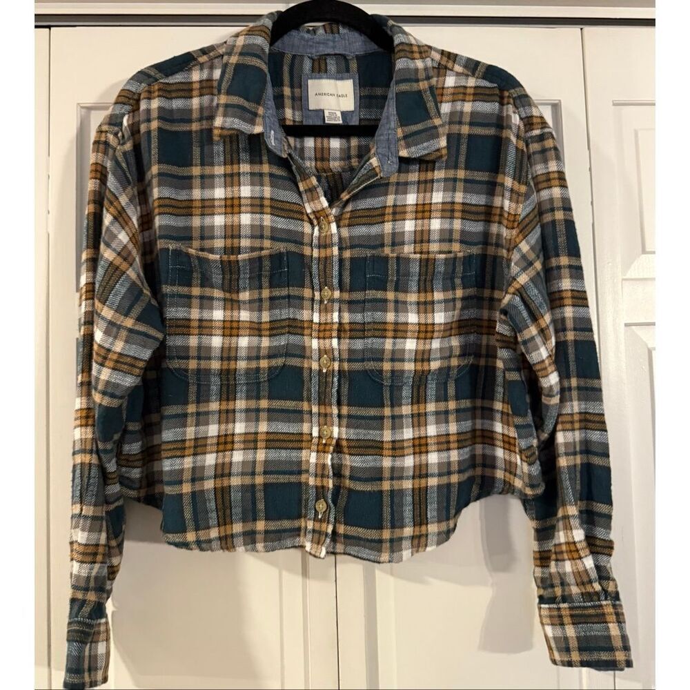 American Eagle Cozy Cabin flannel plaid cropped button down m - Picture 3 of 11